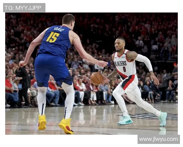 小佩顿穿ZK6湖人配色暴扣,库里东契奇新战靴亮相 小佩顿穿ZK6湖人配色暴扣,库里东契奇新战靴亮相