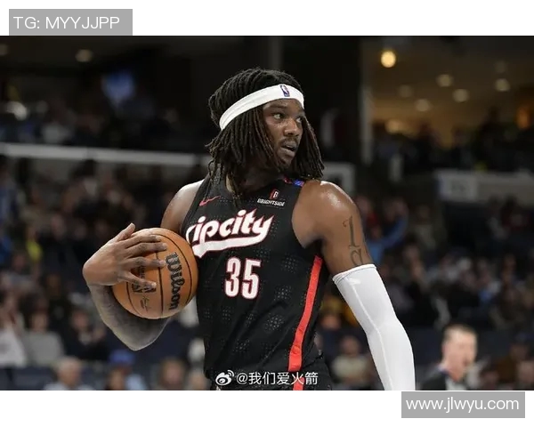 开拓者官方:球队已召回中锋罗伯特 开拓者官方:球队已召回中锋罗伯特