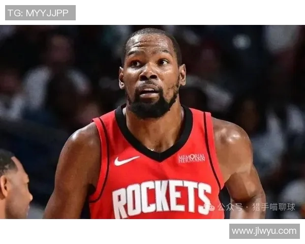 火箭登机照：杜兰特像是谈恋爱了 雨姐有点屌丝 范乔丹在列